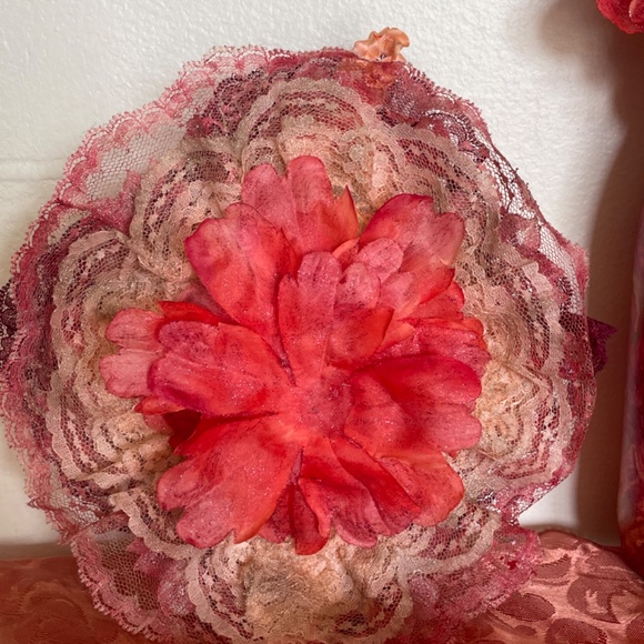 Hand Crafted Blossoms&Petals Of Mystique GypsyBottle&Pillow Set - Picture 4 of 11